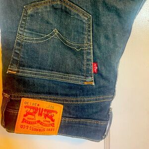 3 pairs of Levi jeans